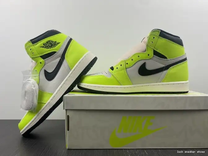 Rep LUCY Jordan Air 1 High OG 555088-702 Volt 0526